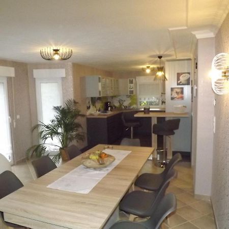 Grosszuegige Ferienwohnung Am Waldesrand Im Seenland Lauta Esterno foto