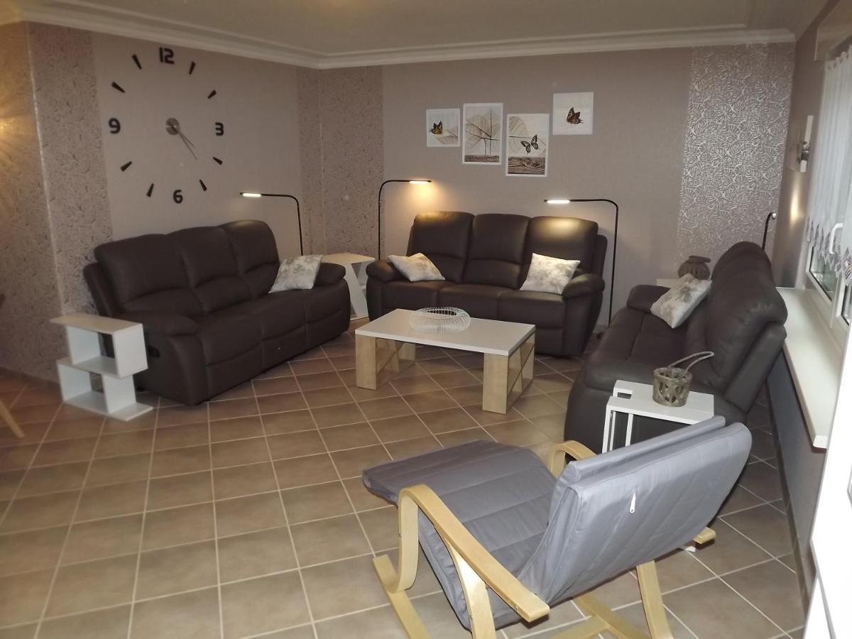 Grosszuegige Ferienwohnung Am Waldesrand Im Seenland Lauta Esterno foto