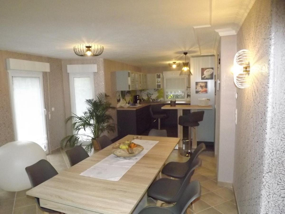 Grosszuegige Ferienwohnung Am Waldesrand Im Seenland Lauta Esterno foto