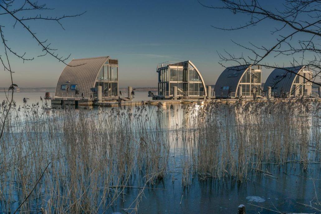 Grosszuegige Ferienwohnung Am Waldesrand Im Seenland Lauta Esterno foto