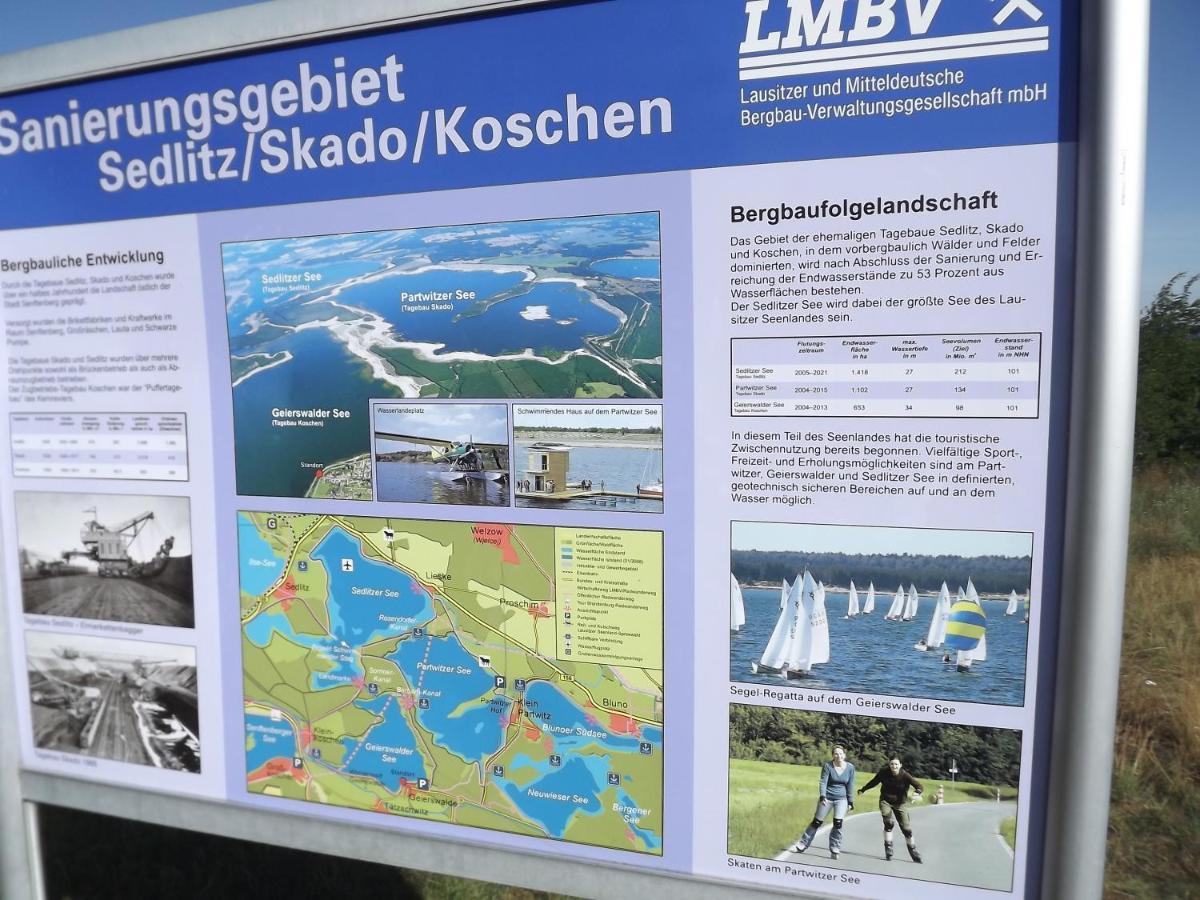 Grosszuegige Ferienwohnung Am Waldesrand Im Seenland Lauta Esterno foto