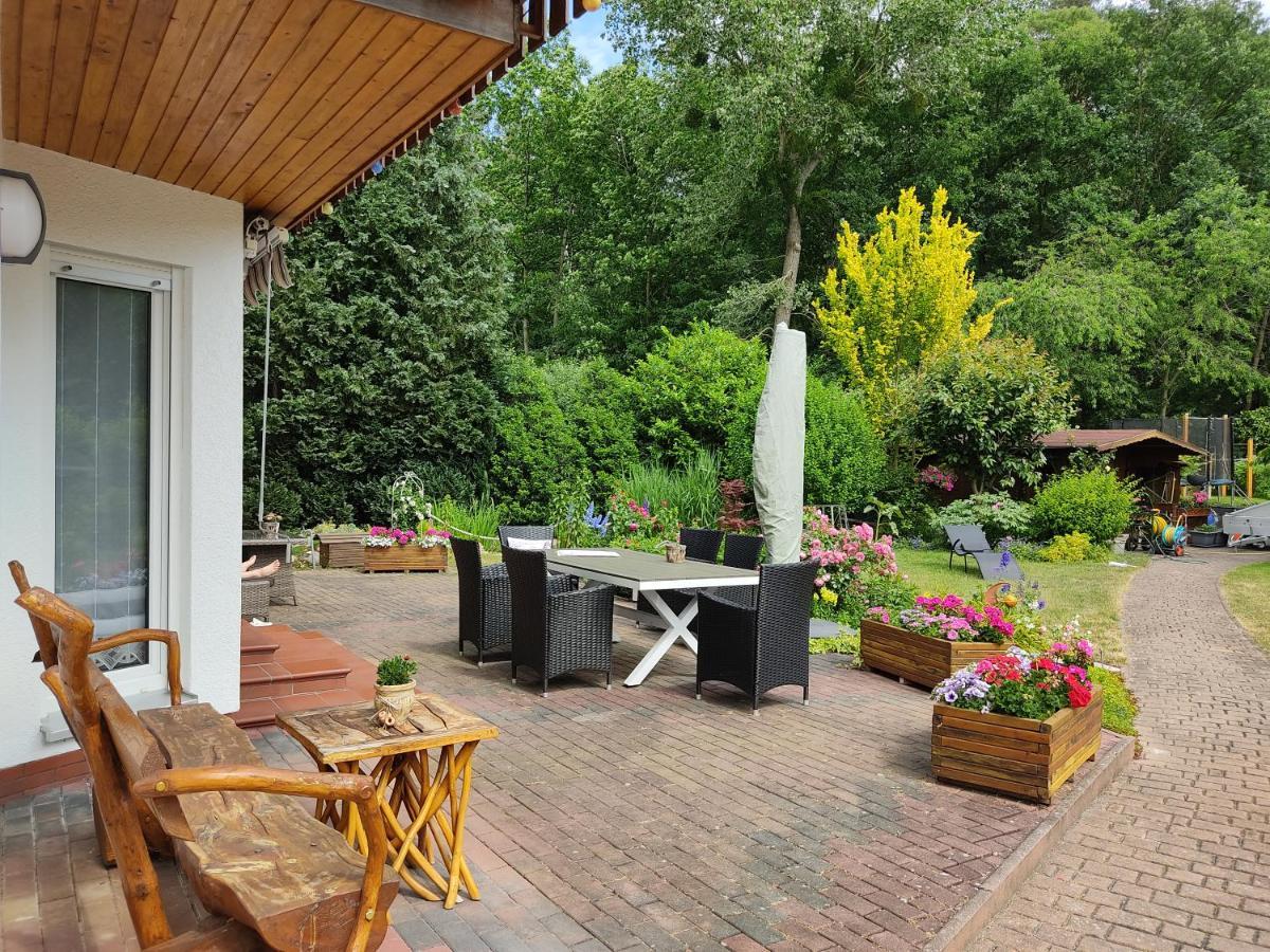 Grosszuegige Ferienwohnung Am Waldesrand Im Seenland Lauta Esterno foto