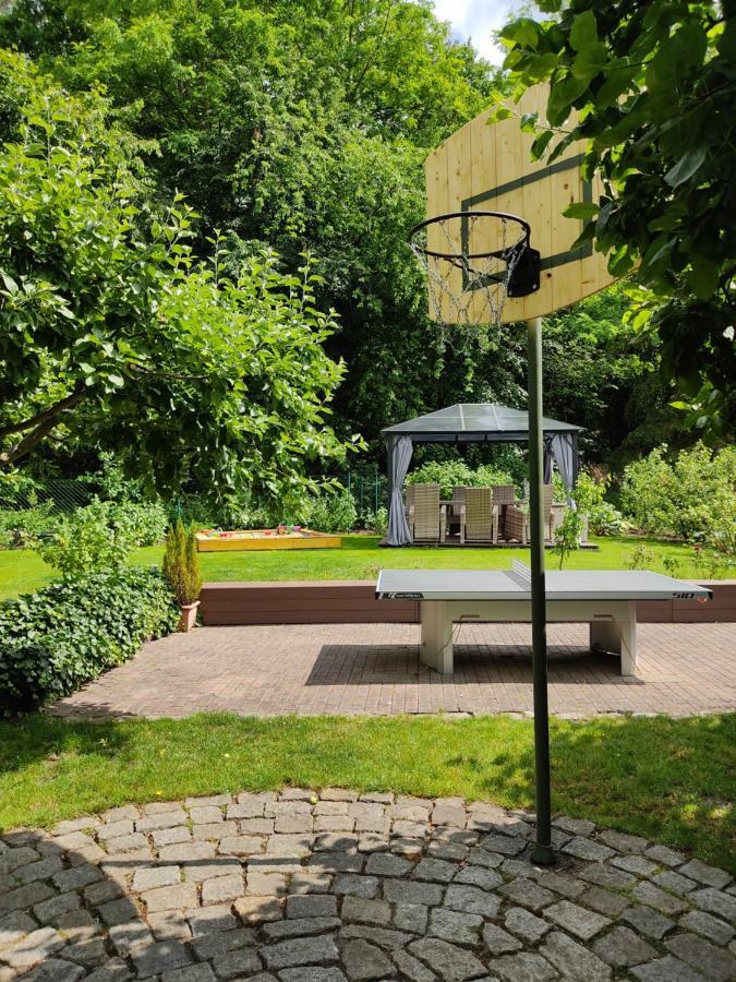 Grosszuegige Ferienwohnung Am Waldesrand Im Seenland Lauta Esterno foto