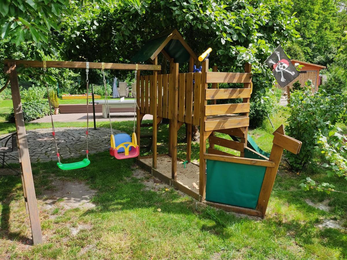 Grosszuegige Ferienwohnung Am Waldesrand Im Seenland Lauta Esterno foto